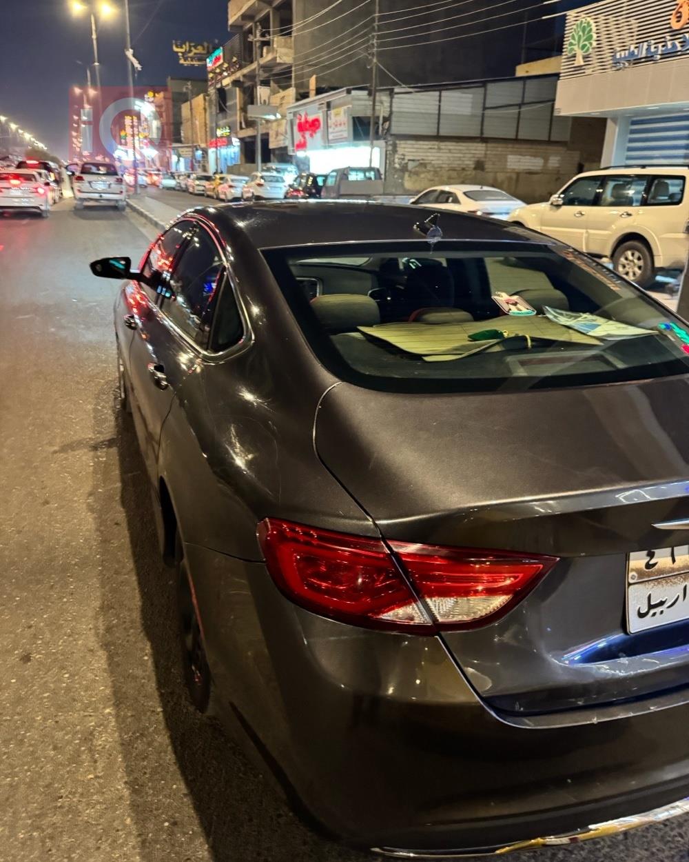 کرایسلەر 200